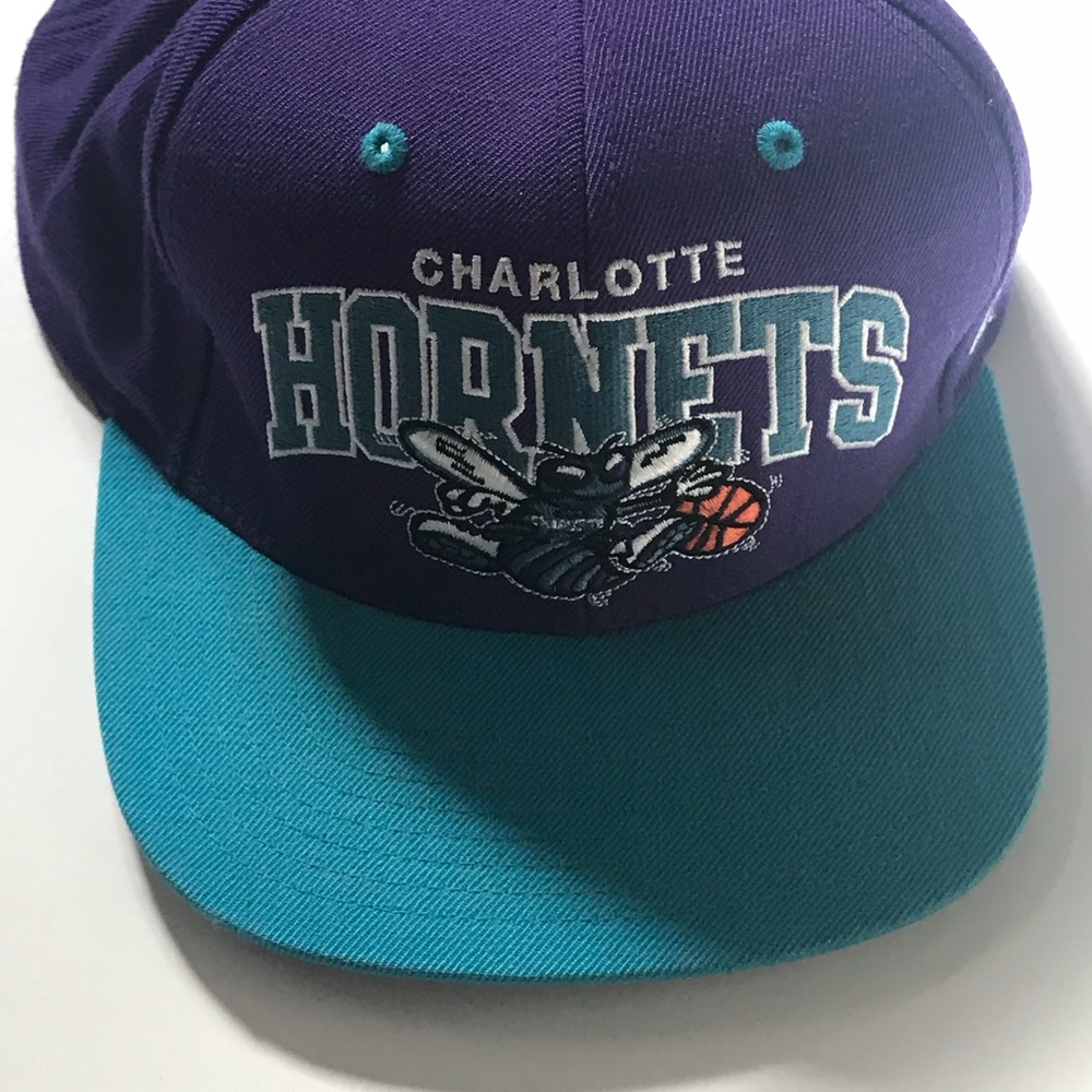 Mitchell & Ness Hornets SnapBack